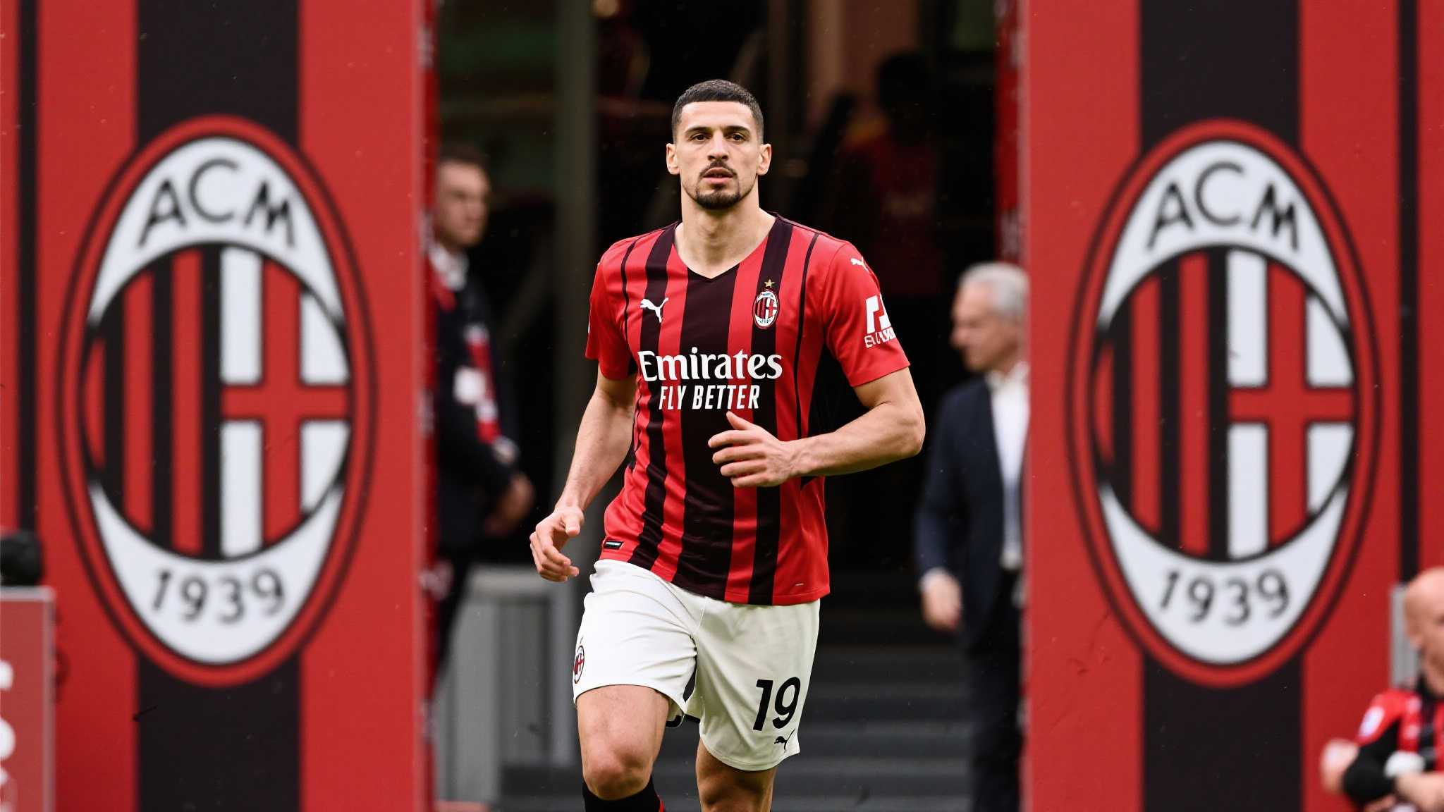 记者:勒沃库森为扎卡标价1500万,米兰报价未达预期 记者:勒沃库森为扎卡标价1500万,米兰报价未达预期